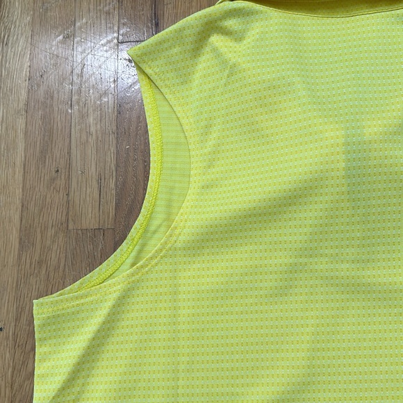 *last chance* Nike | Women’’s dri-ft collared, sleeveless top - Picture 15 of 16